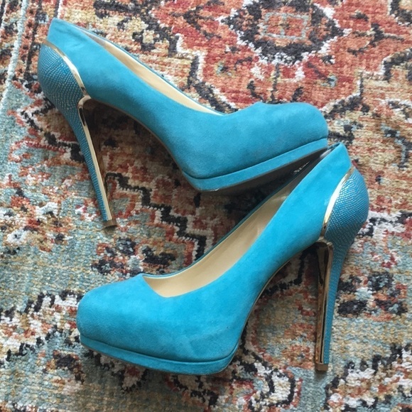 ~3 for $20~ Gianni Bini suede heels - Picture 3 of 8